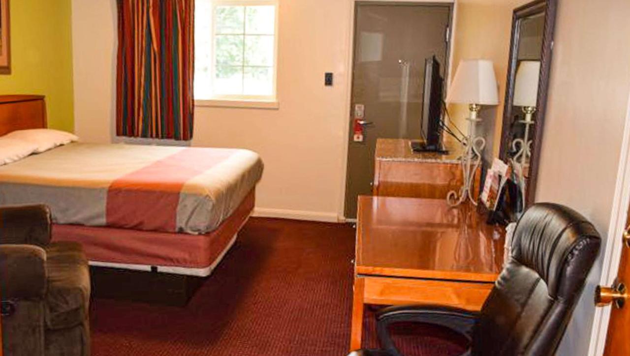 Relax Inn Bloomsburg Zewnętrze zdjęcie